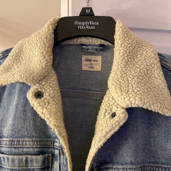 Gap 1969 Light Indigo Denim Jean Jacket with Fur - Picture 2 of 6